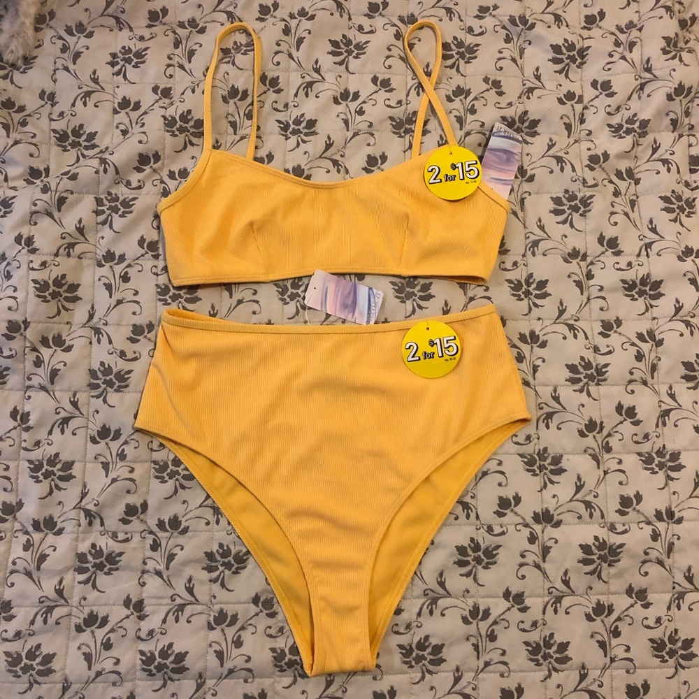 Ribbed High-Waisted Bikini
